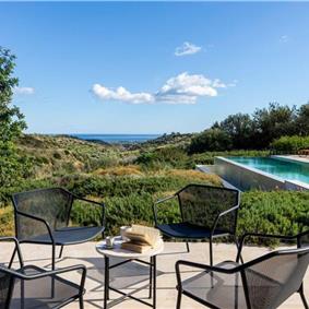 4 bedroom villa with infinity pool and sea views near Noto, Sicily, sleeps 8
